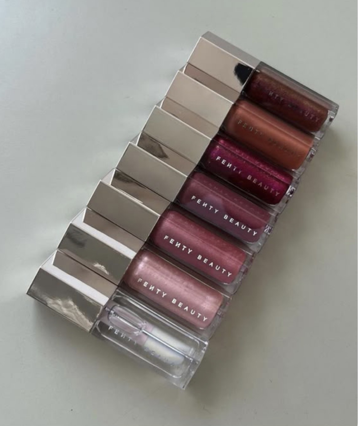 Gloss Bomb Universal Lip Luminizer de Fenty Beauty